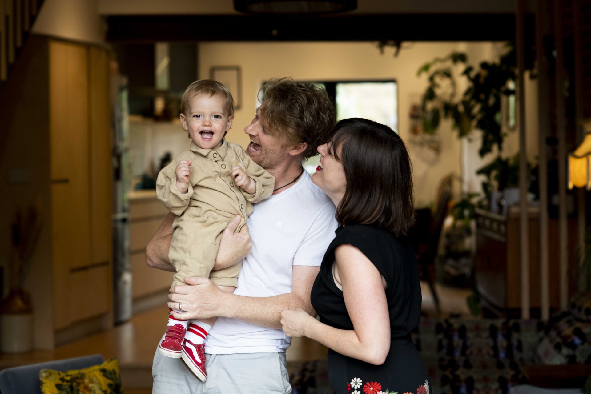 London family photographed at home by natural light